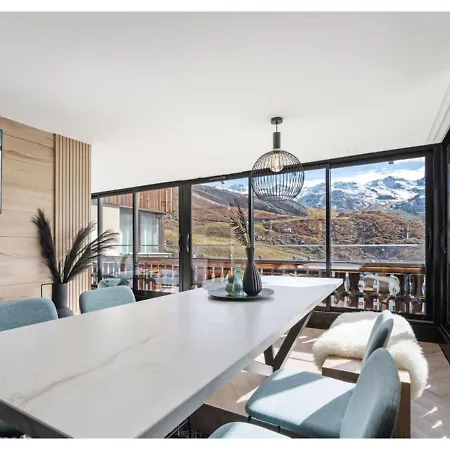 Premium Ski-in Out With Views